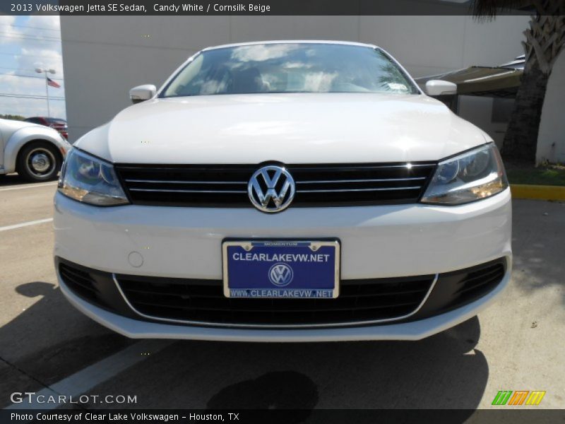 Candy White / Cornsilk Beige 2013 Volkswagen Jetta SE Sedan