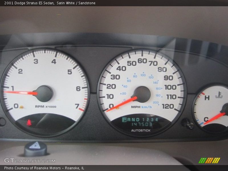 Satin White / Sandstone 2001 Dodge Stratus ES Sedan