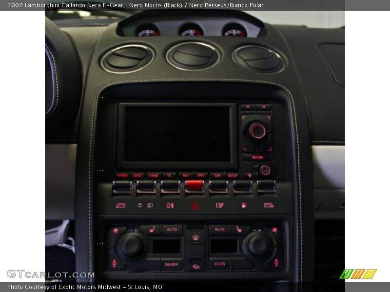 Controls of 2007 Gallardo Nera E-Gear