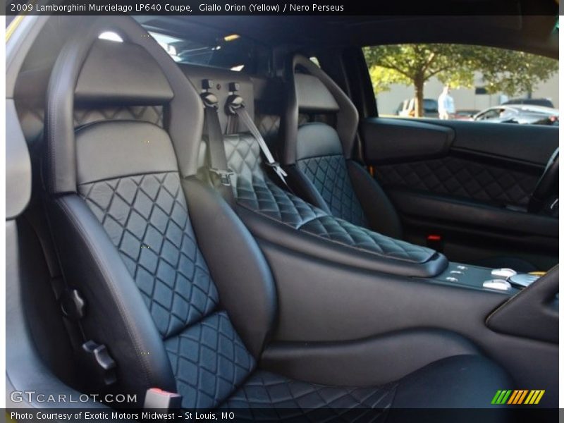 Front Seat of 2009 Murcielago LP640 Coupe