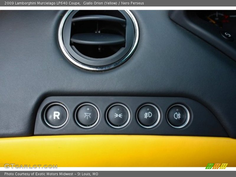 Controls of 2009 Murcielago LP640 Coupe