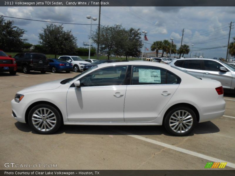 Candy White / Titan Black 2013 Volkswagen Jetta TDI Sedan