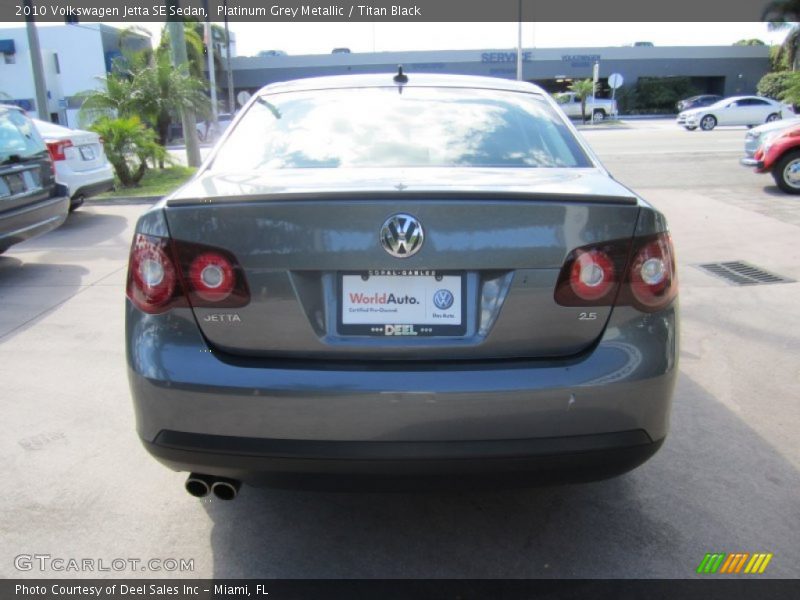 Platinum Grey Metallic / Titan Black 2010 Volkswagen Jetta SE Sedan