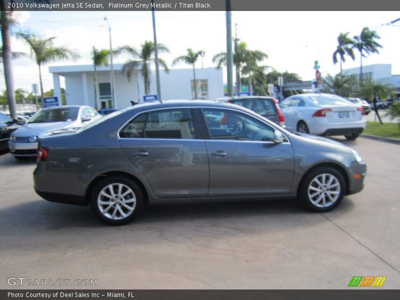 Platinum Grey Metallic / Titan Black 2010 Volkswagen Jetta SE Sedan