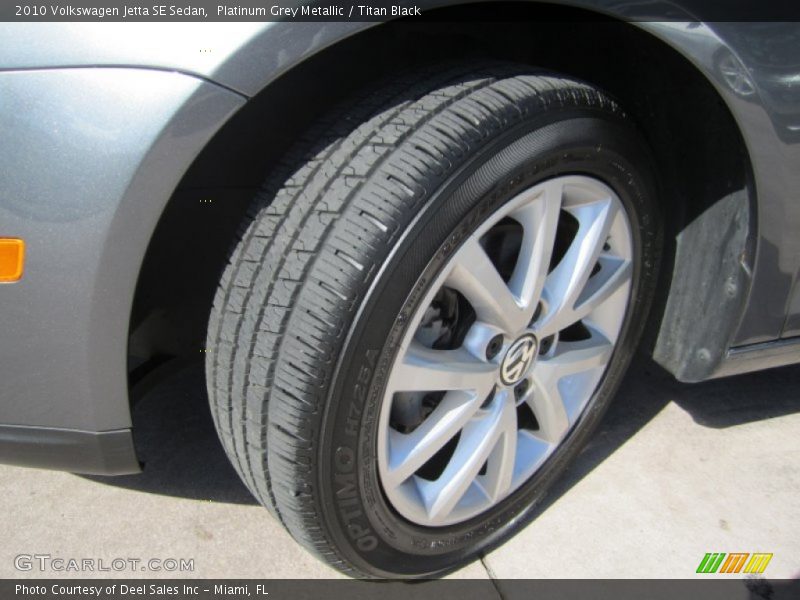 Platinum Grey Metallic / Titan Black 2010 Volkswagen Jetta SE Sedan