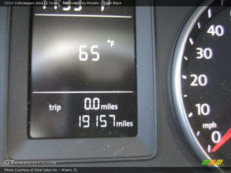 Platinum Grey Metallic / Titan Black 2010 Volkswagen Jetta SE Sedan