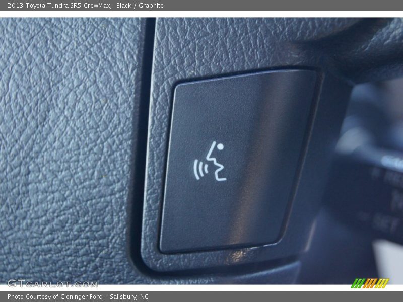 Black / Graphite 2013 Toyota Tundra SR5 CrewMax