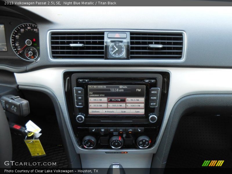 Night Blue Metallic / Titan Black 2013 Volkswagen Passat 2.5L SE