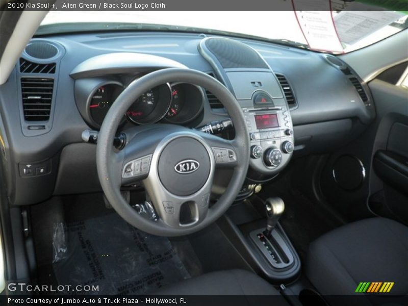 Dashboard of 2010 Soul +