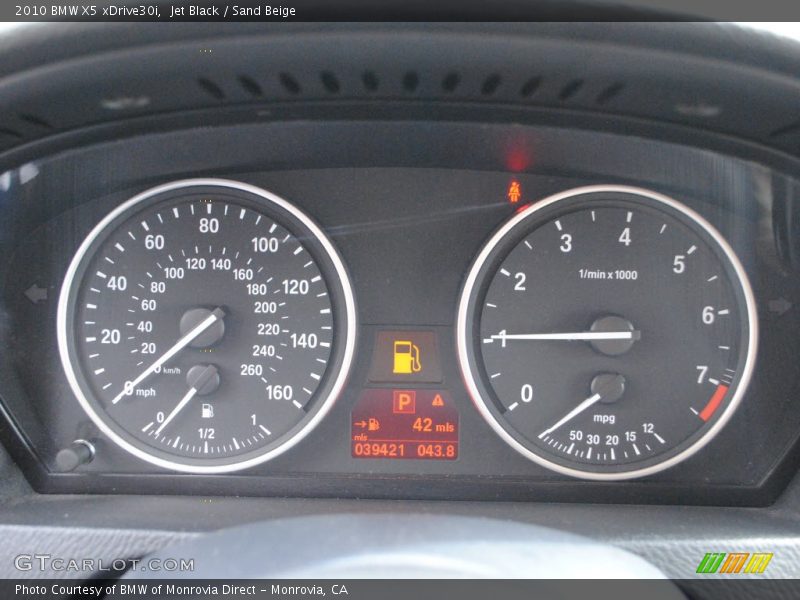 Jet Black / Sand Beige 2010 BMW X5 xDrive30i