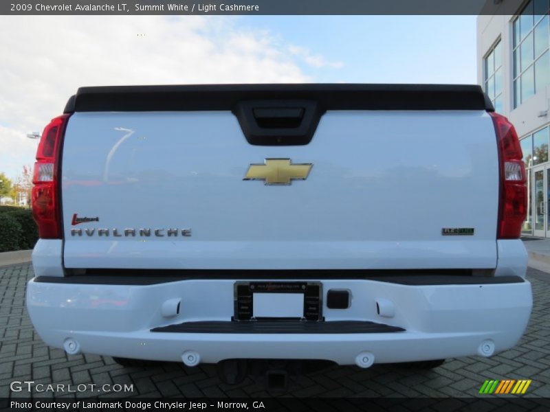 Summit White / Light Cashmere 2009 Chevrolet Avalanche LT