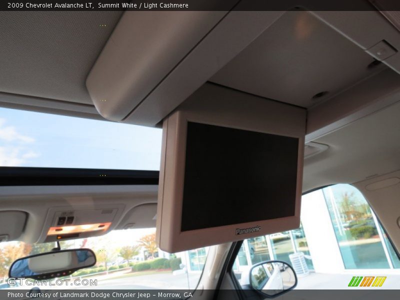 Summit White / Light Cashmere 2009 Chevrolet Avalanche LT