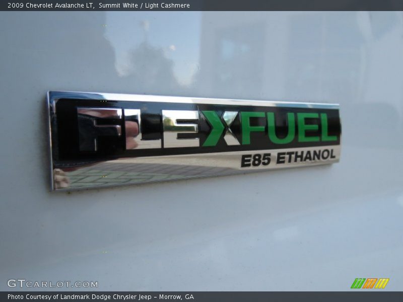 Summit White / Light Cashmere 2009 Chevrolet Avalanche LT