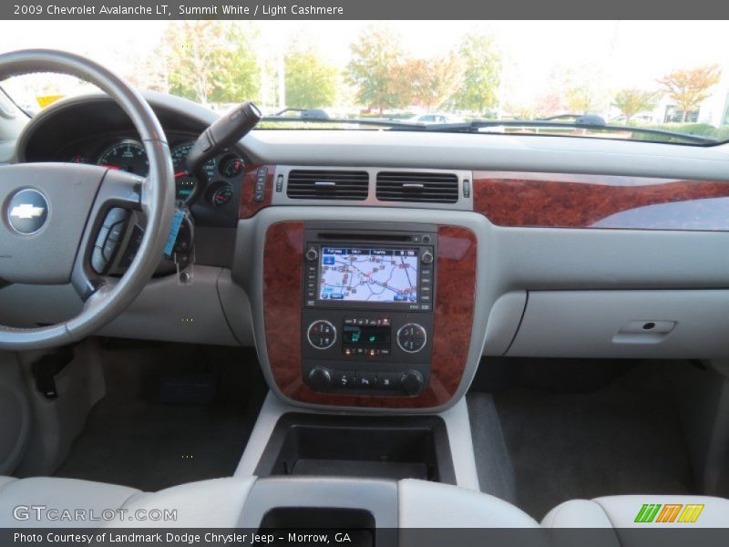 Summit White / Light Cashmere 2009 Chevrolet Avalanche LT