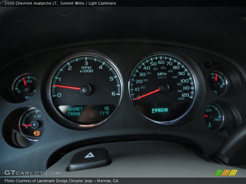 Summit White / Light Cashmere 2009 Chevrolet Avalanche LT