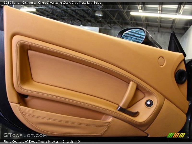 Door Panel of 2010 California 