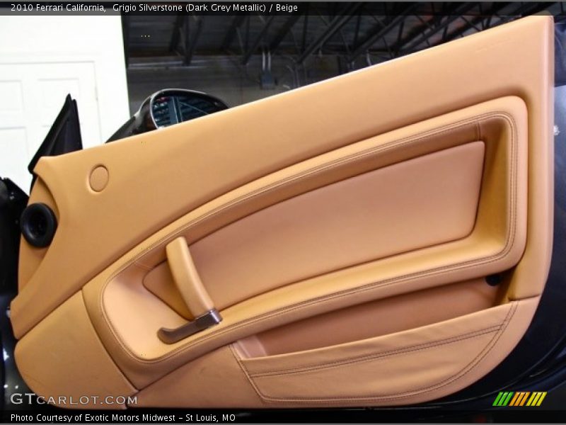 Door Panel of 2010 California 