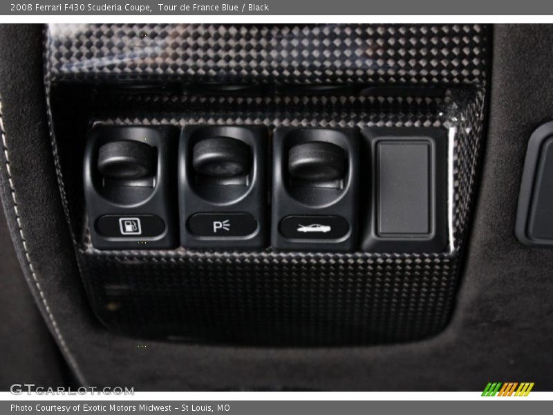 Controls of 2008 F430 Scuderia Coupe