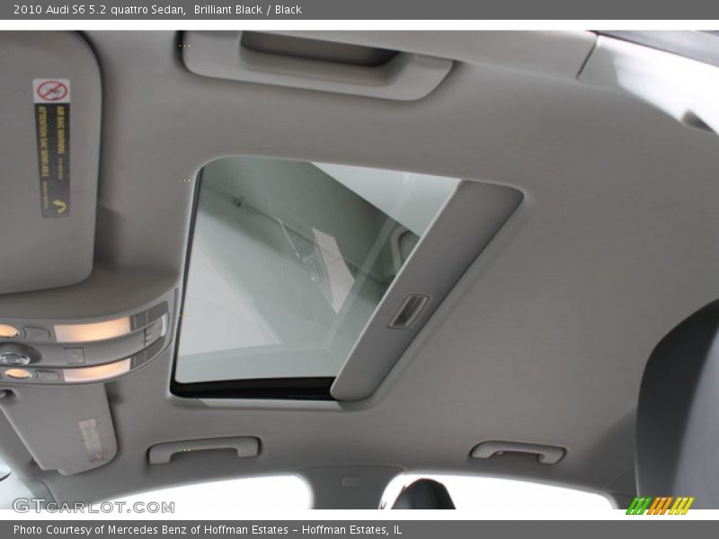 Sunroof of 2010 S6 5.2 quattro Sedan