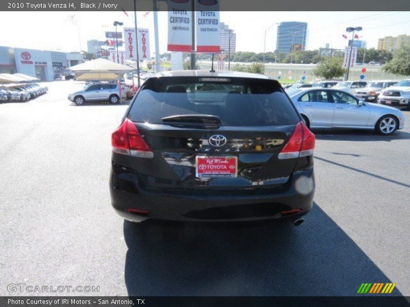 Black / Ivory 2010 Toyota Venza I4