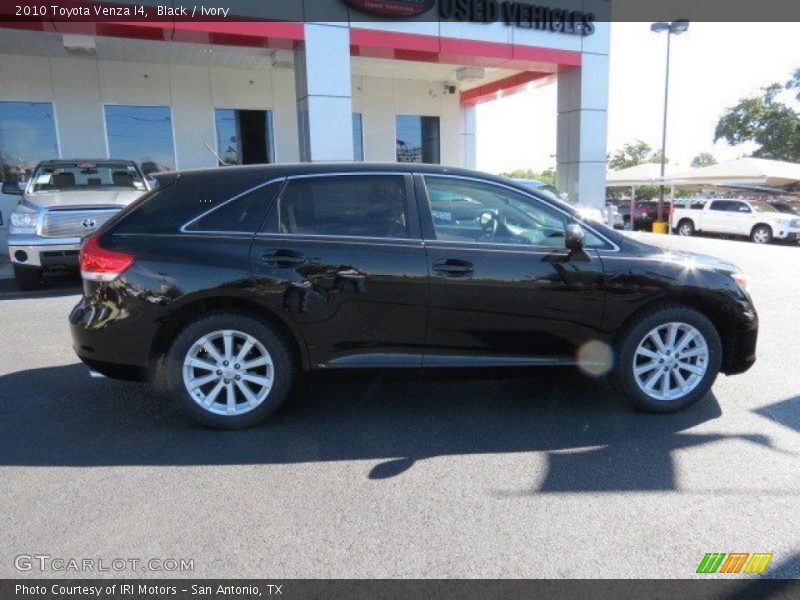 Black / Ivory 2010 Toyota Venza I4