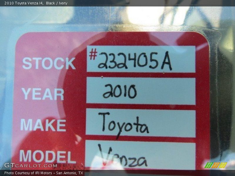 Black / Ivory 2010 Toyota Venza I4