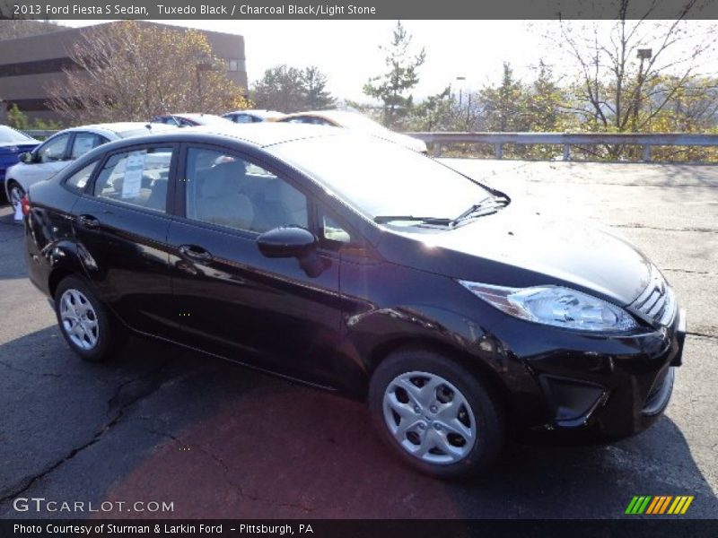 Tuxedo Black / Charcoal Black/Light Stone 2013 Ford Fiesta S Sedan
