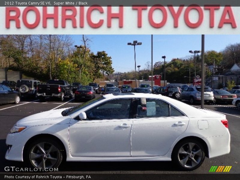 Super White / Black 2012 Toyota Camry SE V6