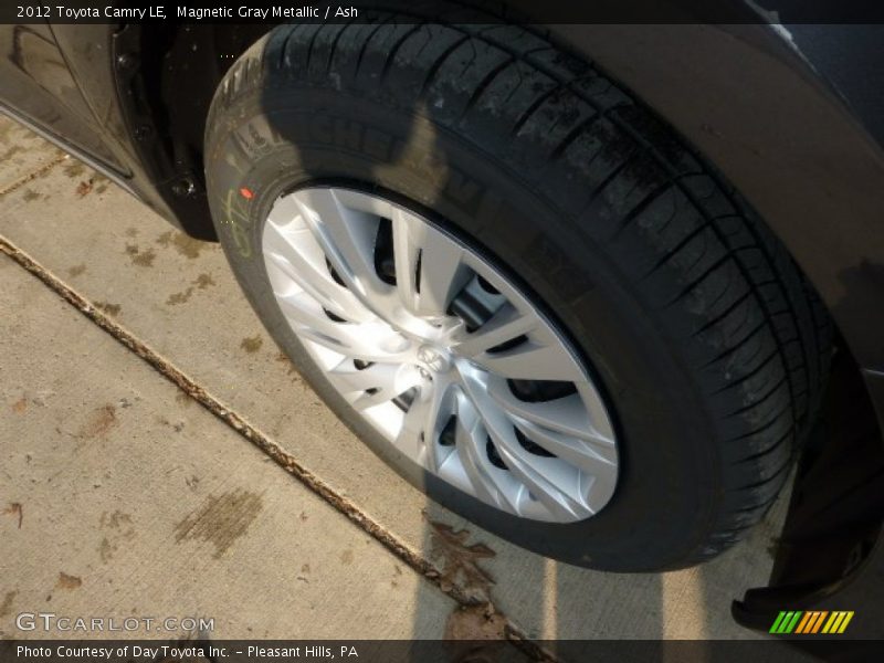 Magnetic Gray Metallic / Ash 2012 Toyota Camry LE