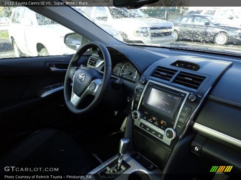 Super White / Black 2012 Toyota Camry SE V6