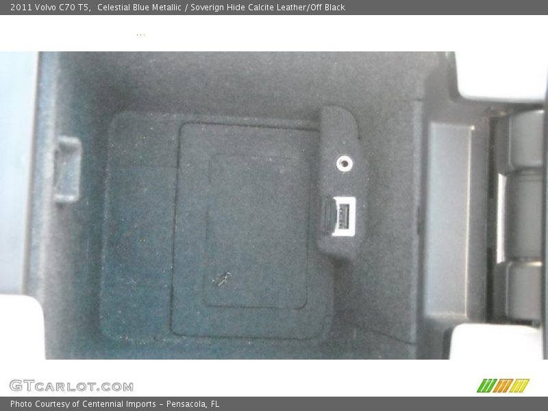 Celestial Blue Metallic / Soverign Hide Calcite Leather/Off Black 2011 Volvo C70 T5