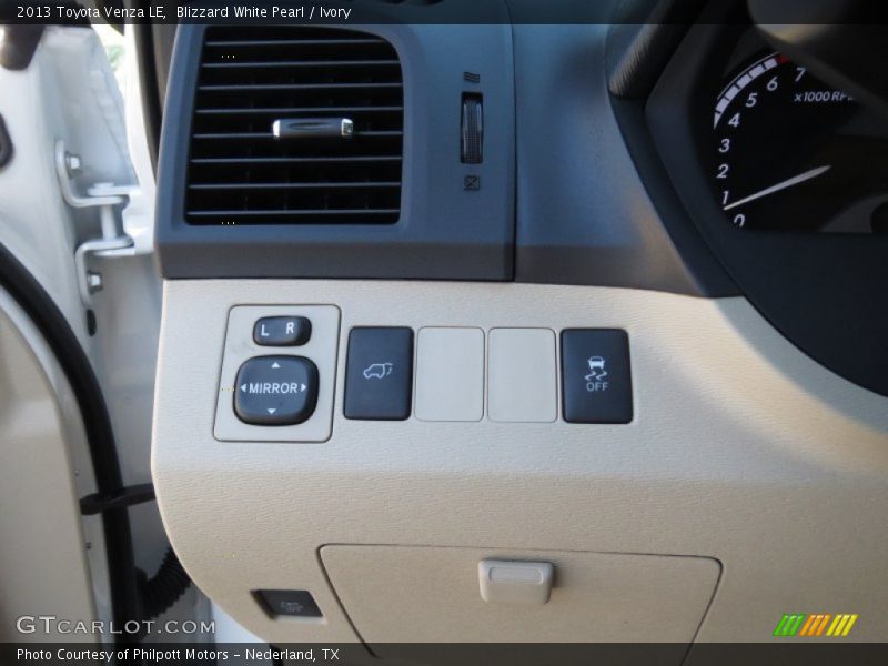 Blizzard White Pearl / Ivory 2013 Toyota Venza LE