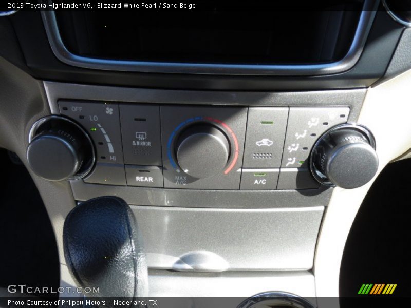 Blizzard White Pearl / Sand Beige 2013 Toyota Highlander V6