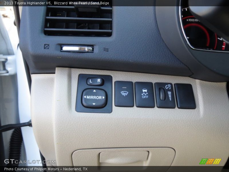Blizzard White Pearl / Sand Beige 2013 Toyota Highlander V6