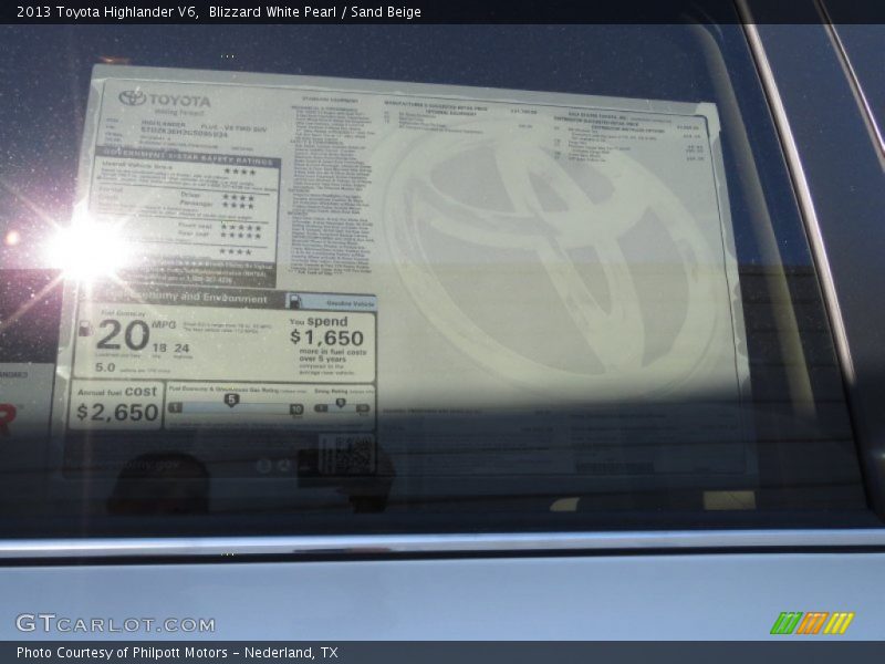 Blizzard White Pearl / Sand Beige 2013 Toyota Highlander V6