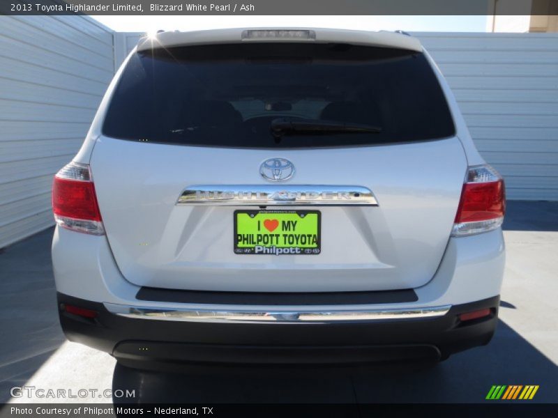 Blizzard White Pearl / Ash 2013 Toyota Highlander Limited