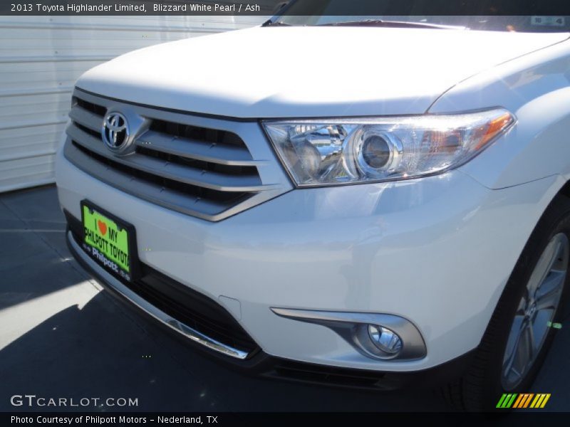 Blizzard White Pearl / Ash 2013 Toyota Highlander Limited