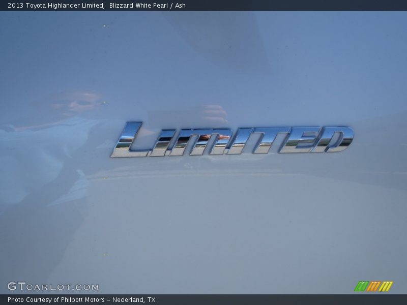 Blizzard White Pearl / Ash 2013 Toyota Highlander Limited