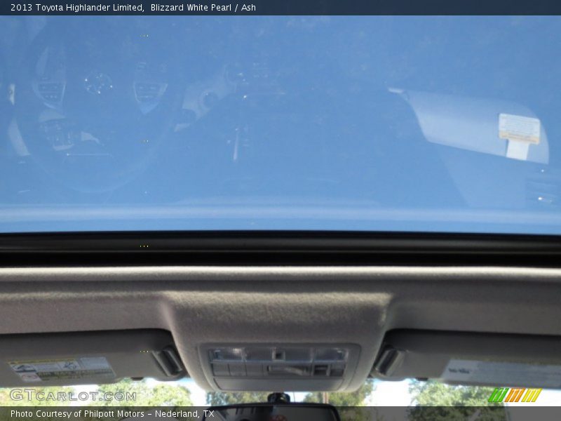 Blizzard White Pearl / Ash 2013 Toyota Highlander Limited