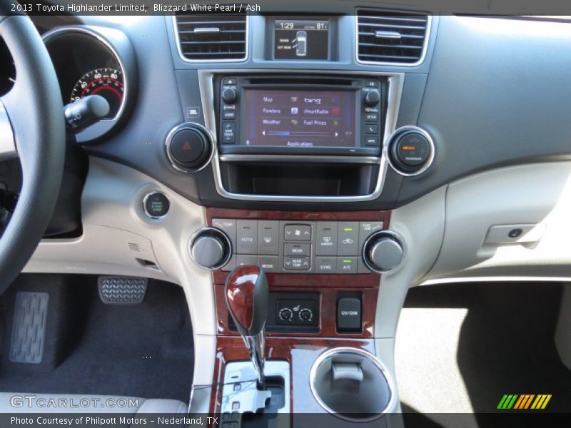 Blizzard White Pearl / Ash 2013 Toyota Highlander Limited