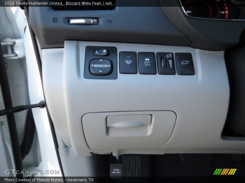 Blizzard White Pearl / Ash 2013 Toyota Highlander Limited