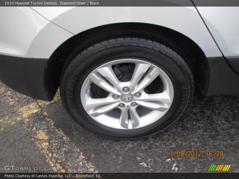 Diamond Silver / Black 2010 Hyundai Tucson Limited