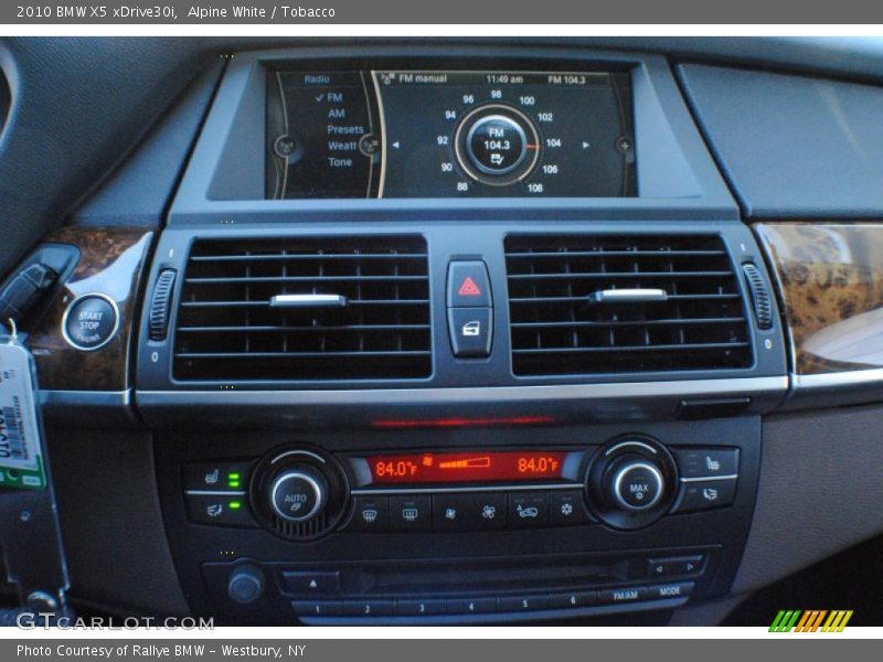 Alpine White / Tobacco 2010 BMW X5 xDrive30i