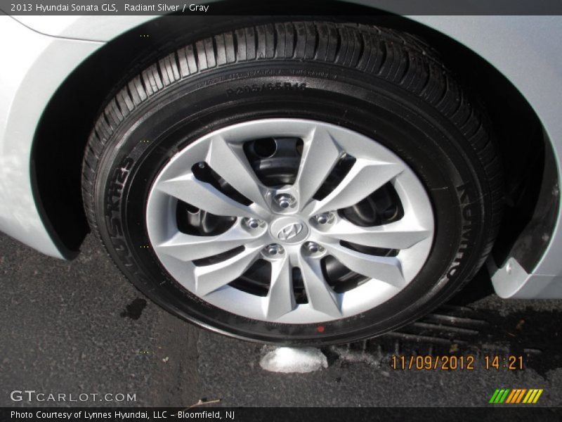Radiant Silver / Gray 2013 Hyundai Sonata GLS