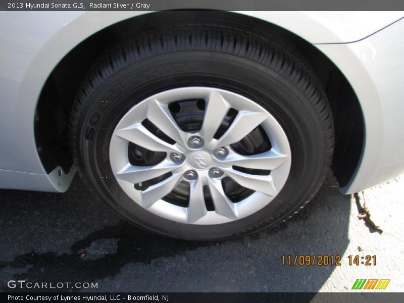 Radiant Silver / Gray 2013 Hyundai Sonata GLS