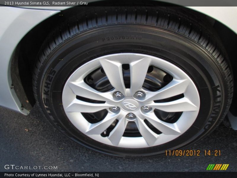Radiant Silver / Gray 2013 Hyundai Sonata GLS