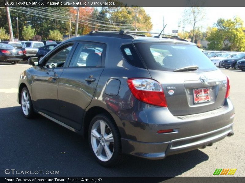 Magnetic Gray Metallic / Dark Charcoal 2009 Toyota Matrix S