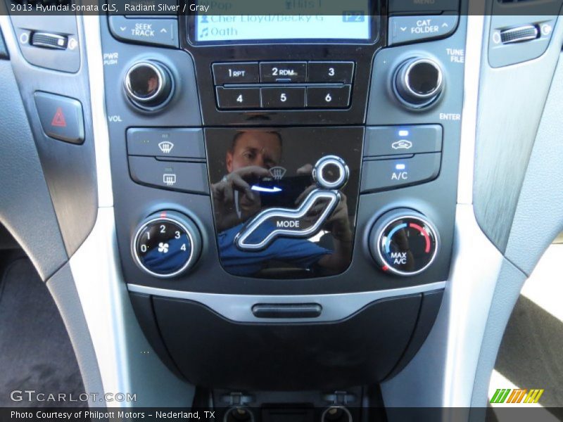 Radiant Silver / Gray 2013 Hyundai Sonata GLS