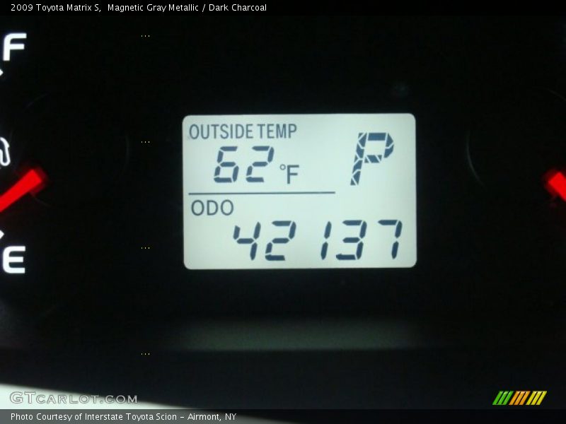 Magnetic Gray Metallic / Dark Charcoal 2009 Toyota Matrix S