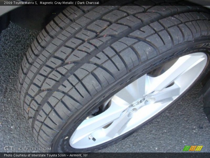 Magnetic Gray Metallic / Dark Charcoal 2009 Toyota Matrix S